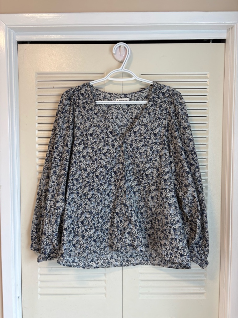 A Bronze Age Aayla Blouse Size M - Picture 2 of 11
